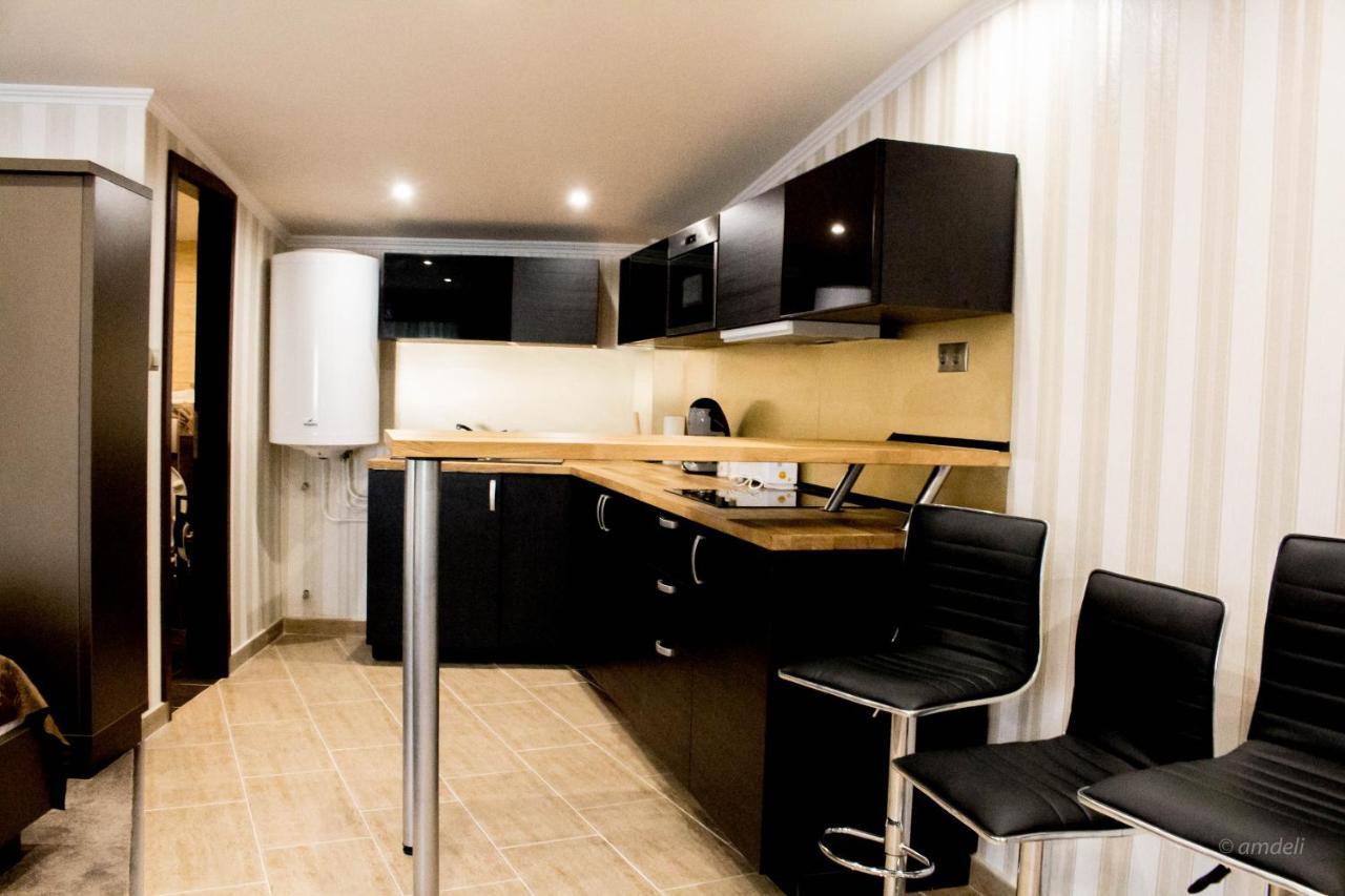 Control Motel Jaszbereny Ngoại thất bức ảnh