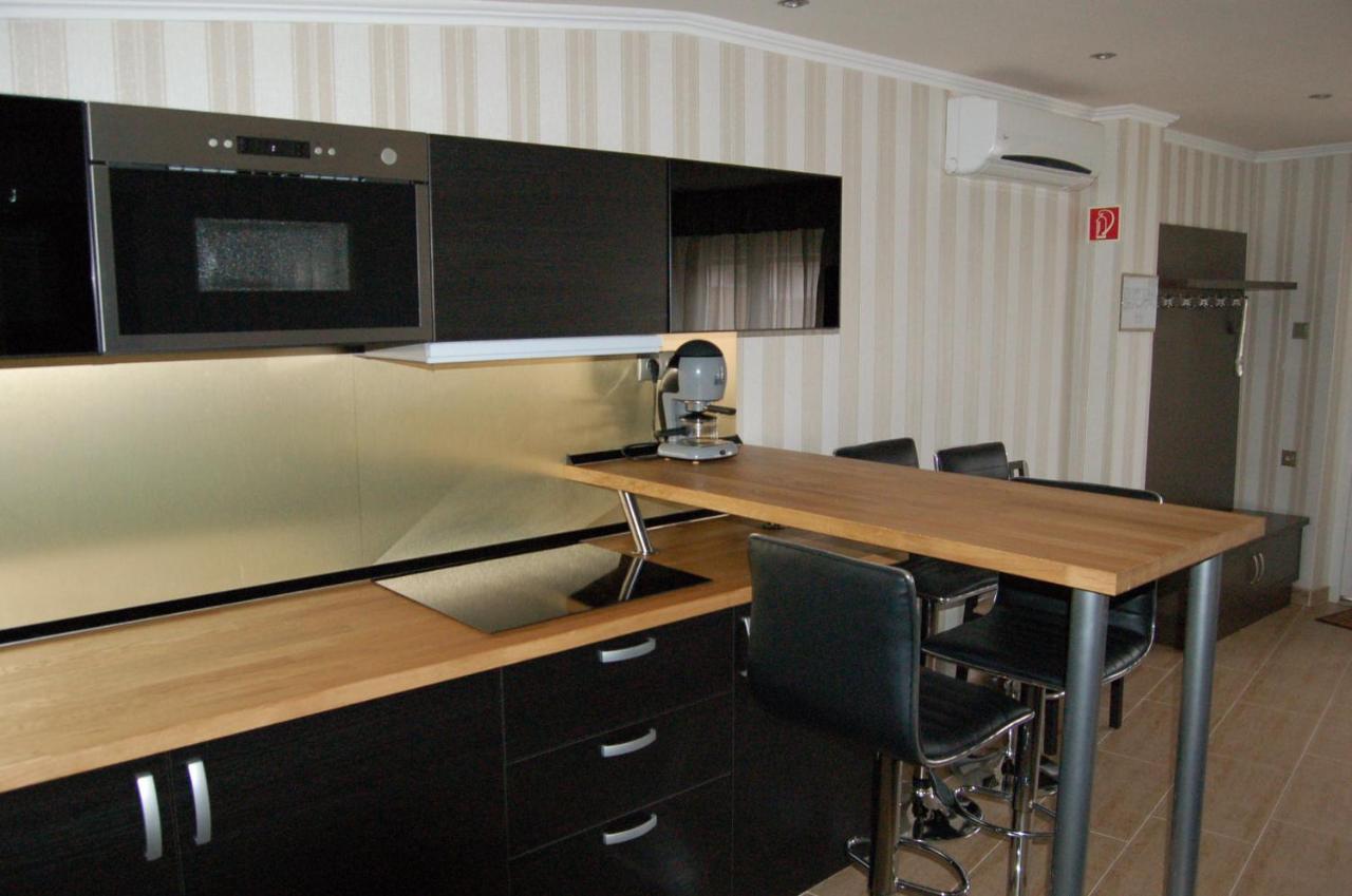Control Motel Jaszbereny Ngoại thất bức ảnh